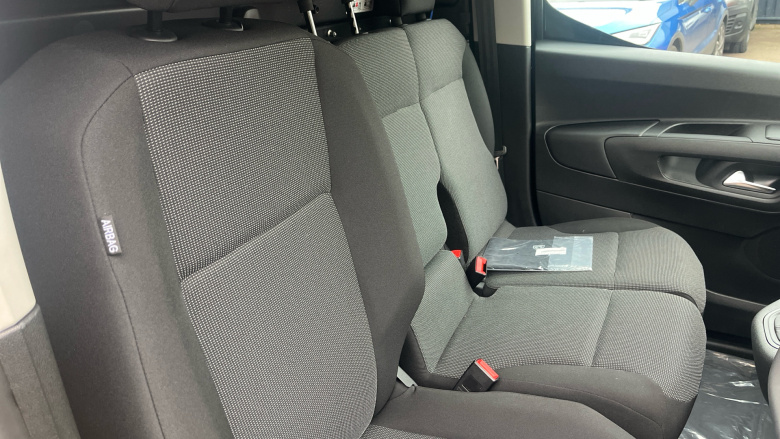 Peugeot Partner Long Diesel 1.5 BlueHDi 100 Professional Plus Van